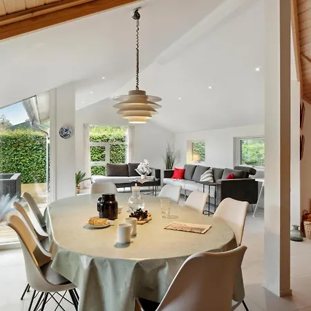 Stunning In With Kitchen